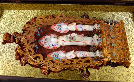 A Set of Fine Gilt Bronze Inlaid White Jade Buddha Statue