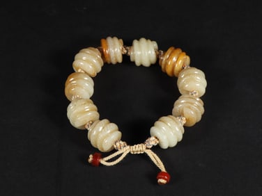 An Exquisite White Jade Bracelets