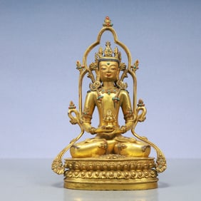 A Exquisite Gilt Bronze Statue of Amitayus
