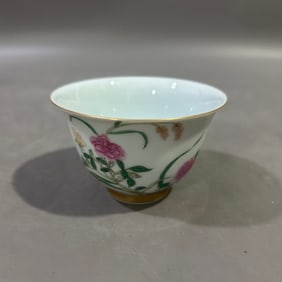 An Exquisite Famille-Rose Painted Gold Flower Pattern Cup,With Poem