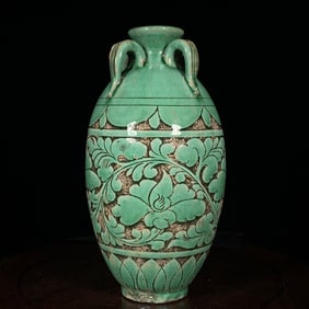 An Exquisite Cizhou yao Green Glazed Flower Pattern Vase