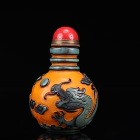 An Exquisite Glass Auspicious Cloud and Dragon Pattern Snuff Bottle