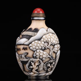 An Exquisite Glass Landscape and Figure Pattern Snuff Bottle