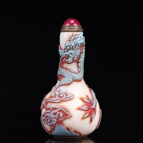 An Exquisite Glass Auspicious Cloud and Dragon Pattern Snuff Bottle