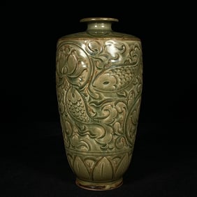 An Exquisite Yaozhou yao Flower and Fish Pattern Vase