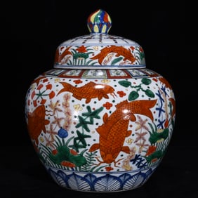 An Exquisite Blue and White Wucai Fish and Algae Pattern Cover Jar