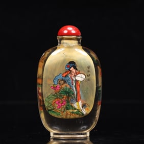 An Exquisite Glass Figure Pattern Snuff Bottle