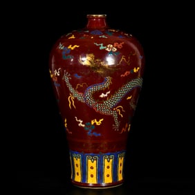 A Rare Ji Red Glazed Wucai Painted Gold Auspicious Cloud and Dragon Pattern Vase
