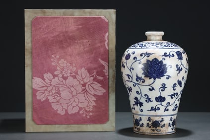 A Precious Blue and White Lotus Pattern Vase