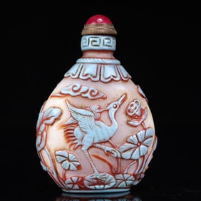 An Exquisite Glass Lotus and Crane Pattern Snuff Bottle