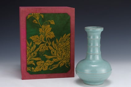 An Exquisite Ru yao Sky Blue Glazed Vase