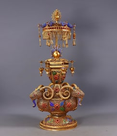 An Exquisite Gilt Bronze Inlaid Gems Flower Pattern Ornament