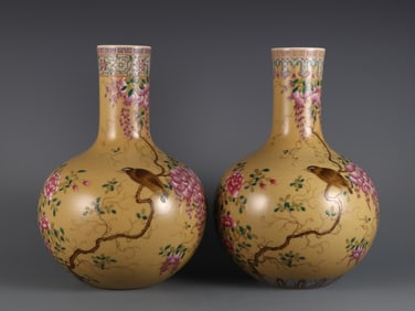 A Pair of Exquisite Famille-Rose Yellow Glazed Flower and Bird Pattern Lotus Pattern Vase