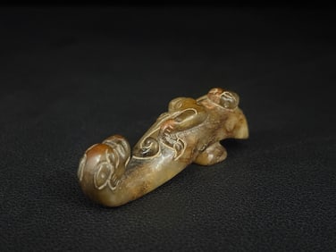 An Exquisite White Jade Dragon Pattern Ornament