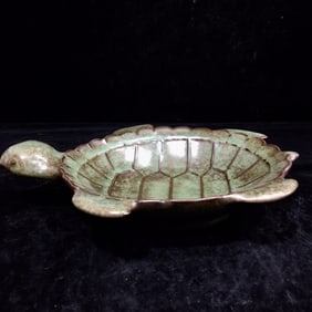 An Exquisite Guan yao Turtle-Shaped Brush Washer