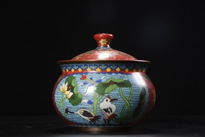 An Exquisite Cloisonne Lotus Pattern Flower and Bird Pattern Tea Caddy