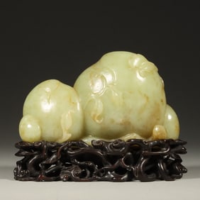 An Exquisite Yellow Jade Bats and Peach Pattern Ornament