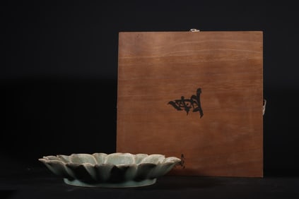 An Exquisite Ru yao Sky Blue Glazed Plate