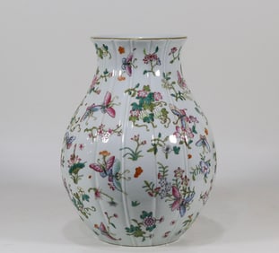 An Exquisite Famille-Rose Flower and Butterfly Pattern Vase