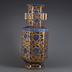 An Exquisite Blue and White Lotus Pattern Double-Ears Vase
