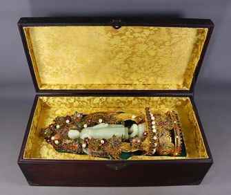 An Exquisite Gilt Bronze Inlaid White Jade Buddha Statue