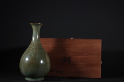 An Exquisite Ru yao Sky Blue Glazed Vase