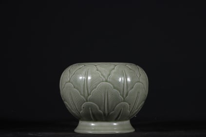 An Exquisite Yue yao Brush Washer