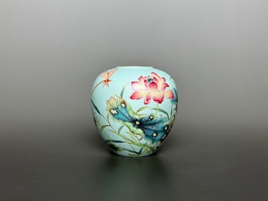 An Exquisite Famille-Rose Painted Gold Flower Pattern Jar