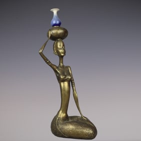 An Exquisite Bronze Figure Ornament