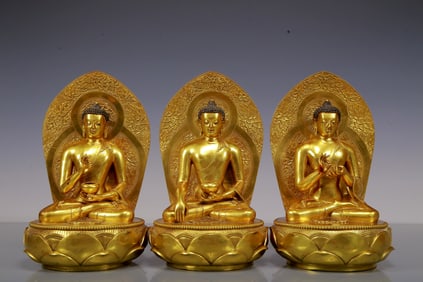 An Exquisite Gilt Bronze A Set of Statue of Sakyamuni