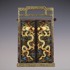 A Exquisite Black Lacquer Dragon Pattern Box