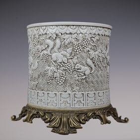 An Exquisite Sweet white glaze Inlaid Bronze Squirrel and Grapes Pattern Brush Pot