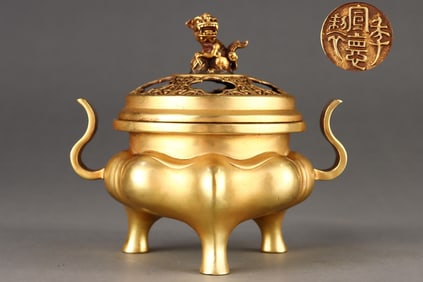 An Exquisite Gilt Bronze Double-Ears and Tripod Censer