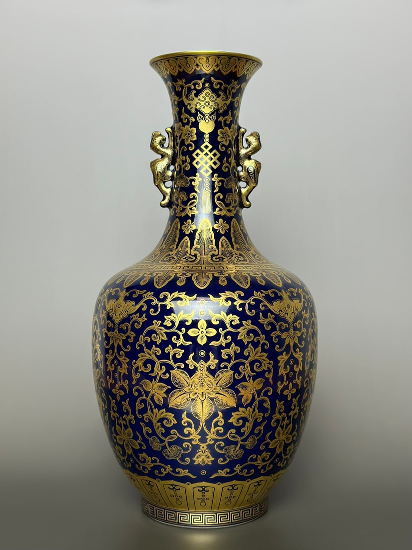 A Pair of Exquisite Ji Blue Glazed Painted Gold Lotus Pattern Bats and Peach Pattern Double-Ears (1 of 8)