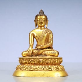 A Exquisite Gilt Bronze Statue of Sakyamuni