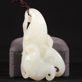 An Exquisite White Jade Phoenix Pattern Pendant