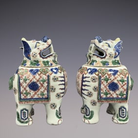 A Pair of Exquisite Wucai Blue and White Auspicious Beast Ornament