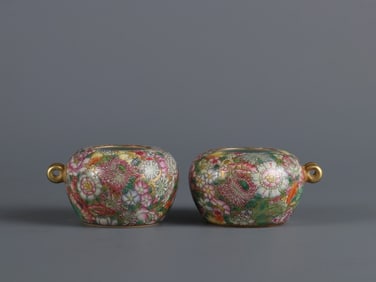 A Pair of Exquisite Famille-Rose Flower Pattern Jar