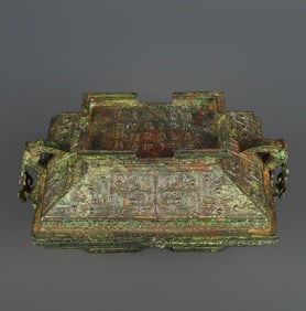 A Exquisite Bronze Dragon Pattern -With Inscription Ornament