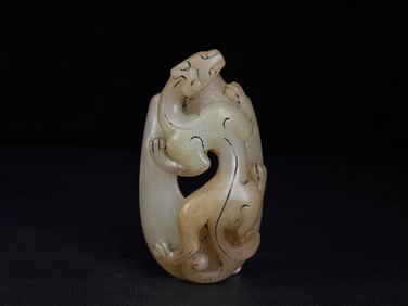 An Exquisite White Jade Chi-Dragon Pattern Ornament