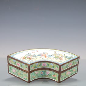 A Exquisite Coppery Enamel Bats and Peach Pattern Lotus Pattern Character and Story Pattern Box