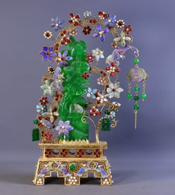 An Exquisite Gilt Bronze Inlaid Jadeite Flower Pattern Ornament