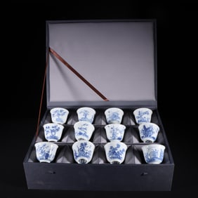 A Set of Fine Blue and White Flower Pattern Cup
