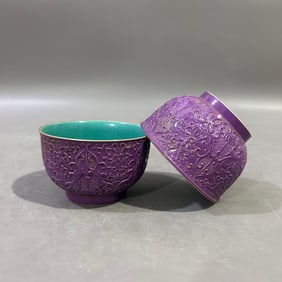 A Pair of Exquisite Purple Ground Painted Gold Flower Pattern Cups