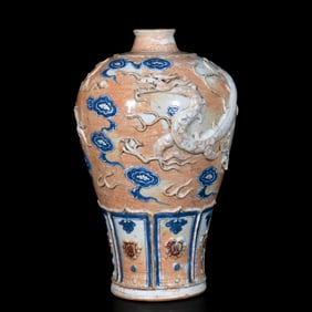 A Rare Blue and White Auspicious Cloud and Dragon Pattern Vase