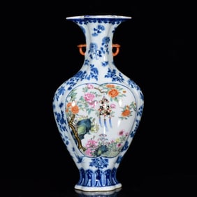 An Exquisite Blue and White Famille-Rose Flower Pattern Double-Ears Vase