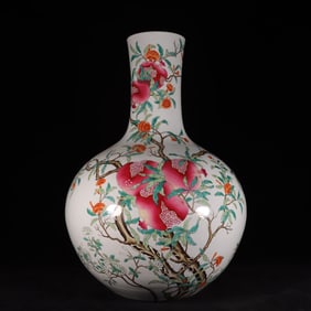 A Huge Famille-Rose Pomegranate Pattern Vase