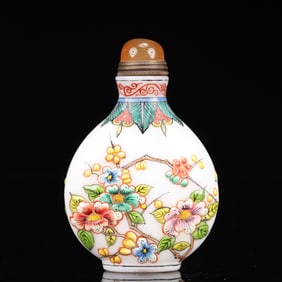 An Exquisite Glass Flower and Bird Pattern Snuff Bottle