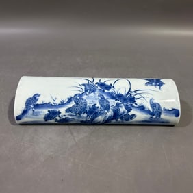 An Exquisite Blue and White Flower and Bird Pattern Paper Weight