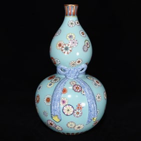 A Rare Enamel Painted Gold Flower Pattern Gourd-Shaped Vase